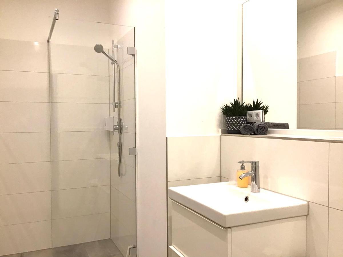 Ferienwohnung Roxana - Am Bodensee ฟรีดริชส์ฮาเฟน ภายนอก รูปภาพ