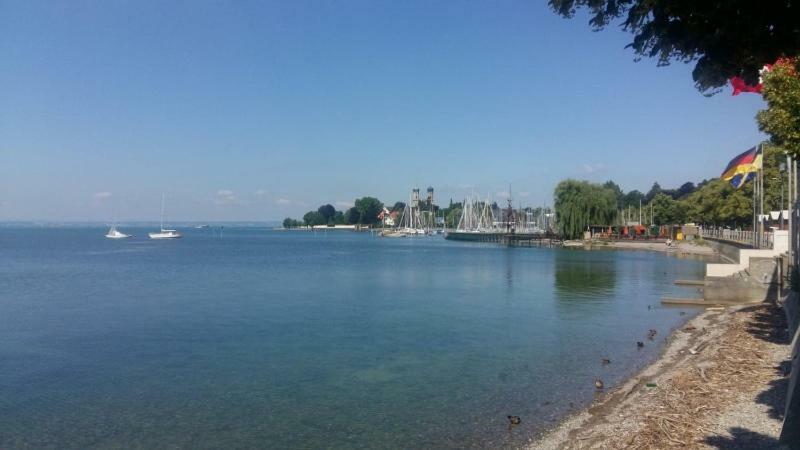 Ferienwohnung Roxana - Am Bodensee ฟรีดริชส์ฮาเฟน ภายนอก รูปภาพ